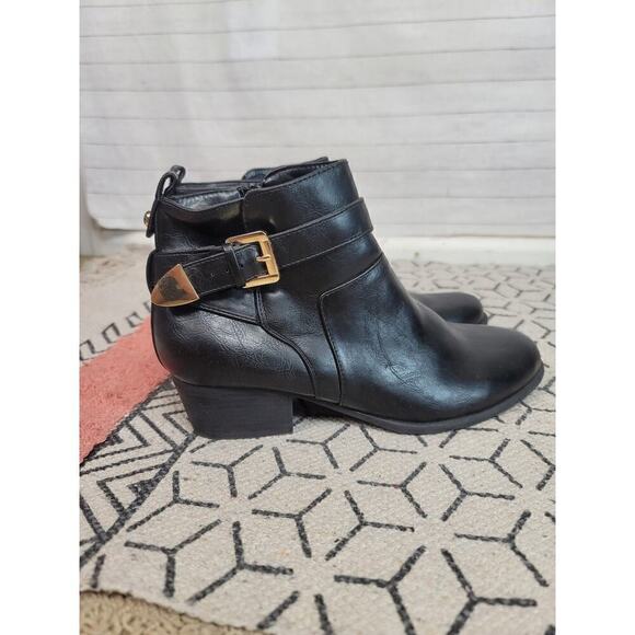 UNISA PHILLIPPA BLACK ANKLE BOOTIES W SIDE BUCKLE DETAILS, SZ 8.5 - Picture 3 of 16